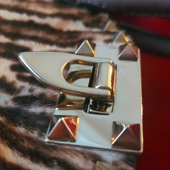 Garavani VALENTINO Exotic Leopard Calf Hair Leather Cavallini Handbag Rockstud - Picture 6 of 17